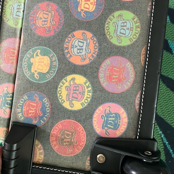 ✈️⛵️🚁Vintage Dooney Rolling Trunk✈️⛵️🚁 - Picture 7 of 13